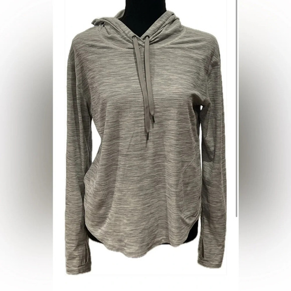 4 old navy workout tops - Picture 1 of 15